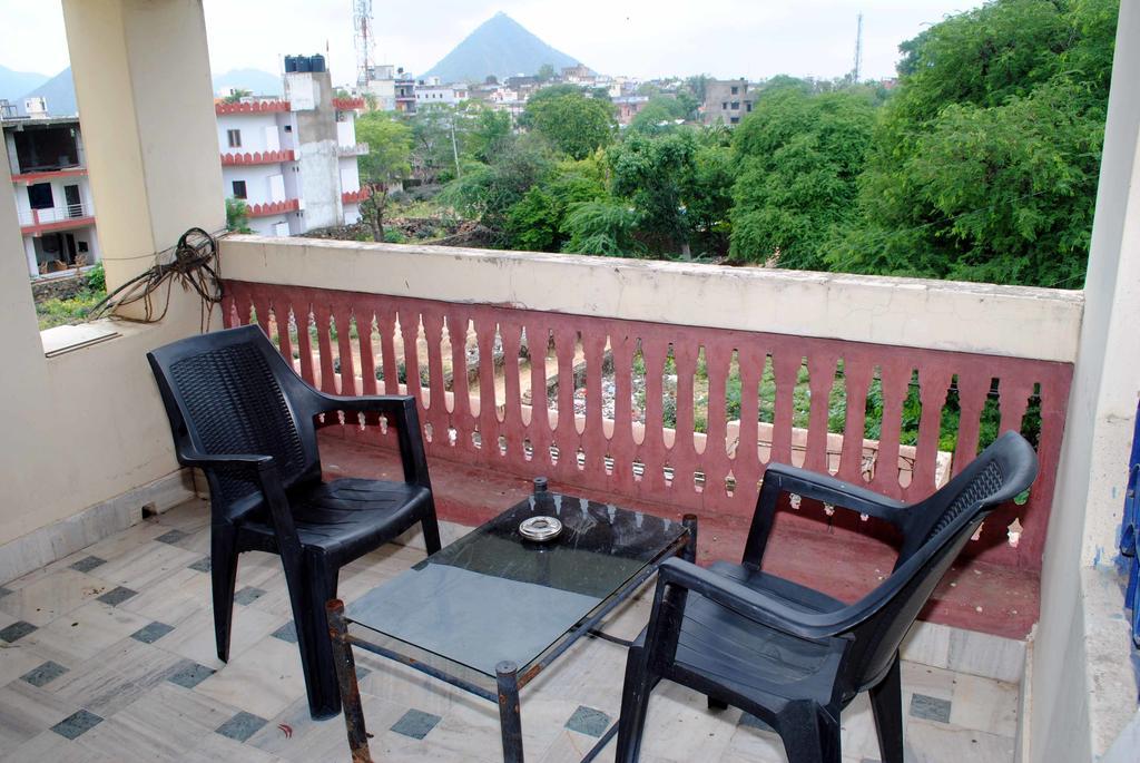 Hotel Hilltop Pushkar Esterno foto